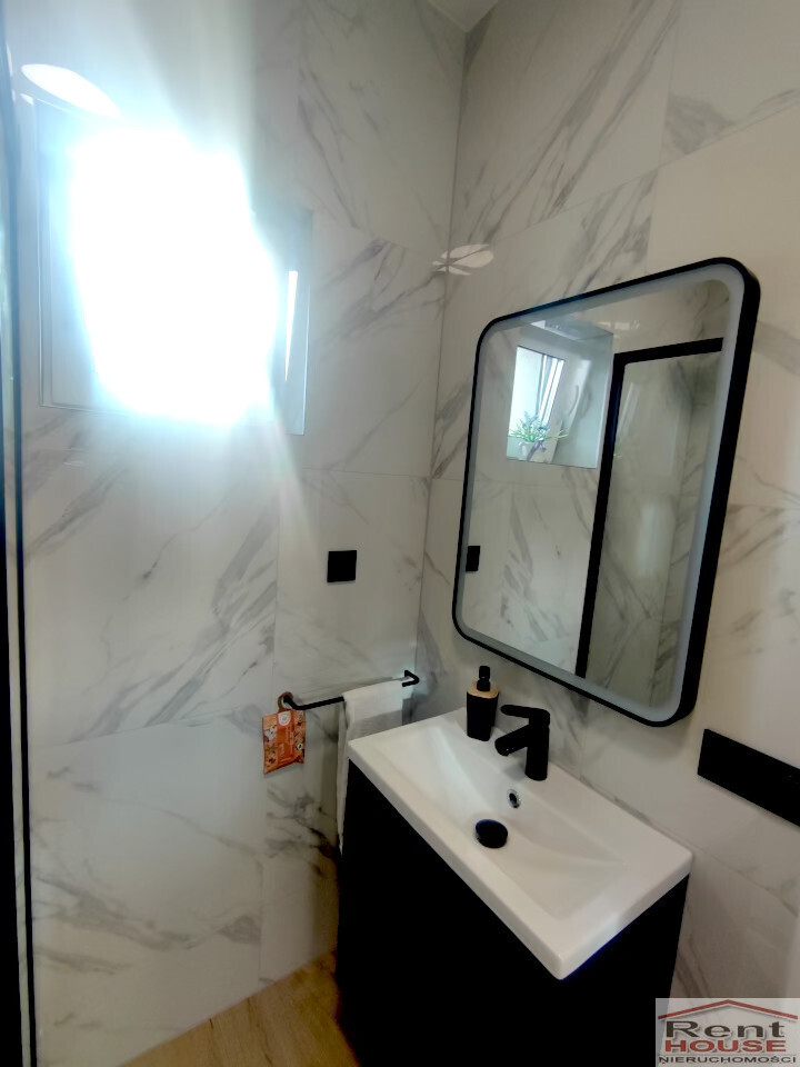 Całkowicie wykończony nowy bliźniak z garażem (7)