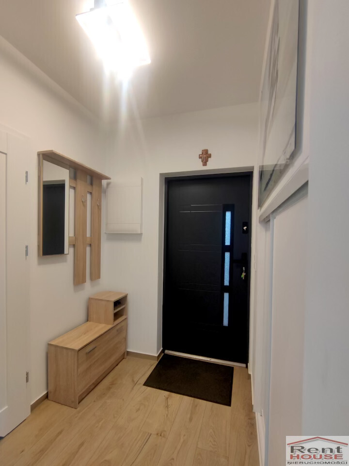 Całkowicie wykończony nowy bliźniak z garażem (8)