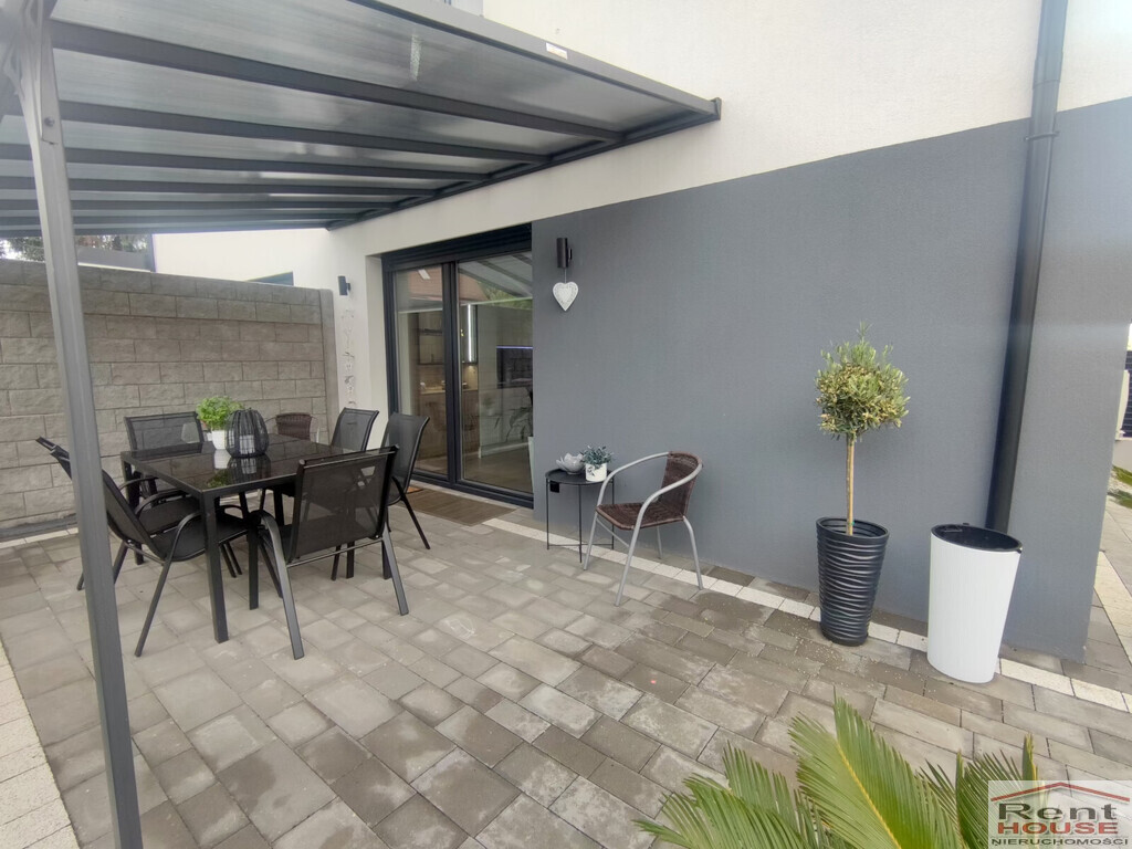 Całkowicie wykończony nowy bliźniak z garażem (23)