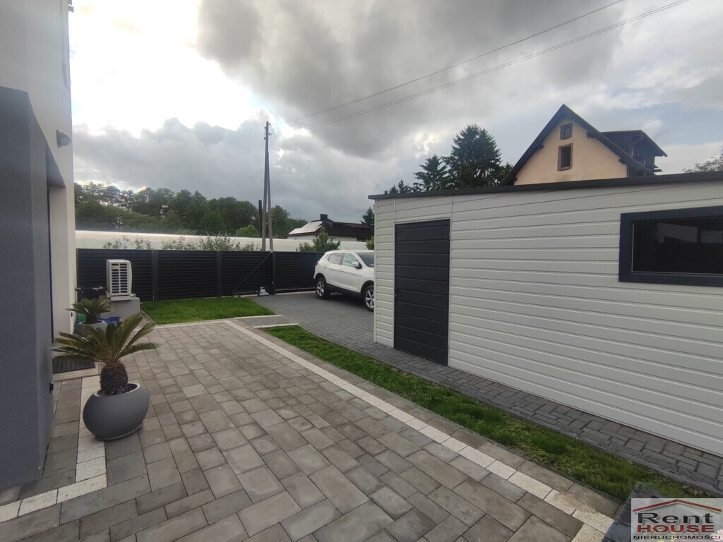 Całkowicie wykończony nowy bliźniak z garażem (26)