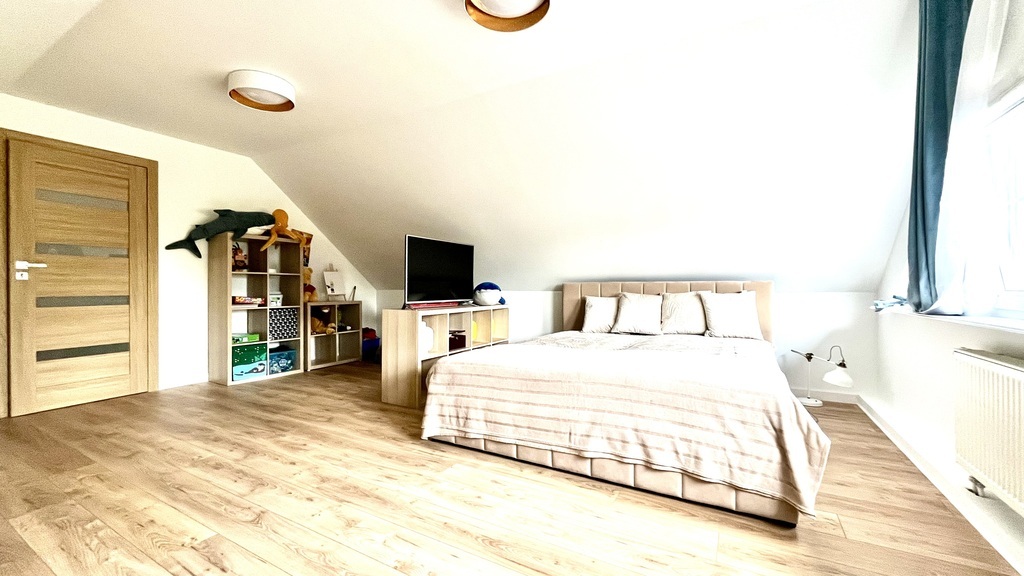 Przestronny Dom z Potencjałem na Prawobrzeżu (10)