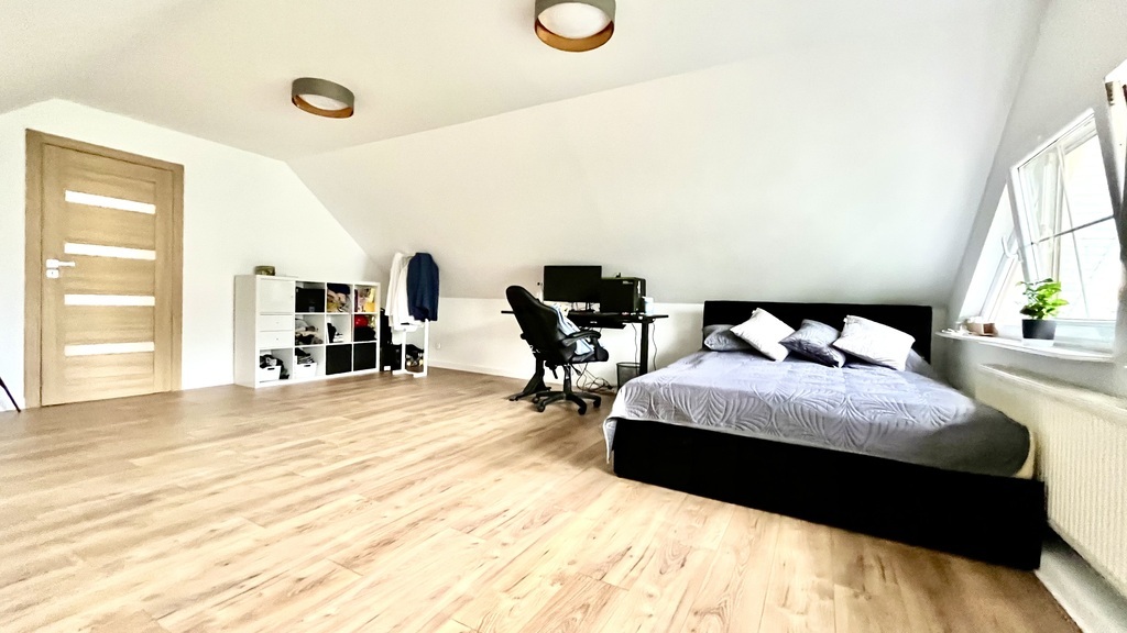 Przestronny Dom z Potencjałem na Prawobrzeżu (11)