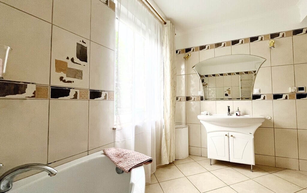 Przestronny Dom z Potencjałem na Prawobrzeżu (18)