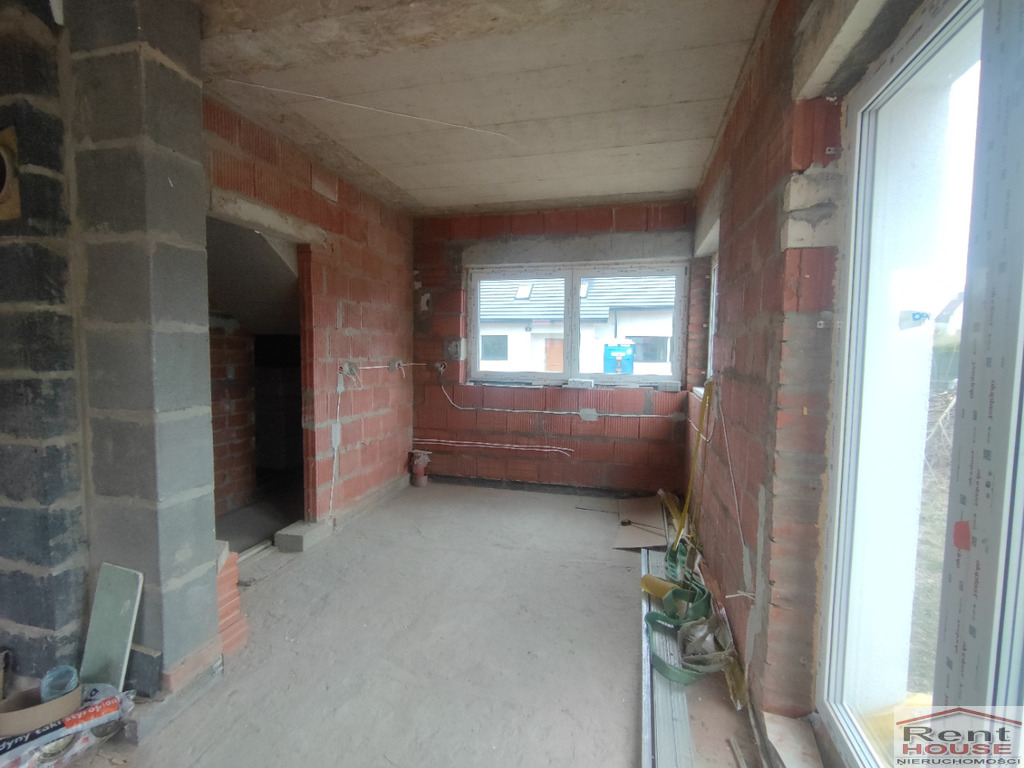 Dom wolnostojący, do wykończenia, Dołuje (9)