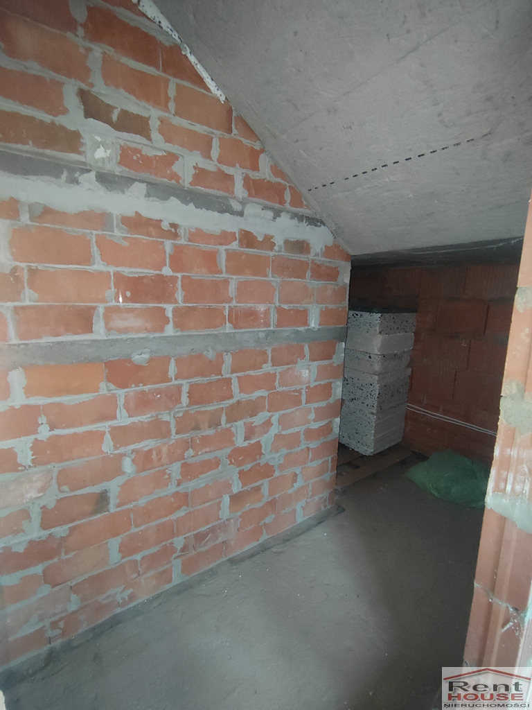 Dom wolnostojący, do wykończenia, Dołuje (10)