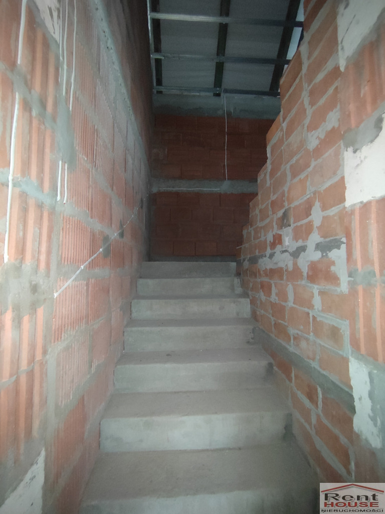 Dom wolnostojący, do wykończenia, Dołuje (12)