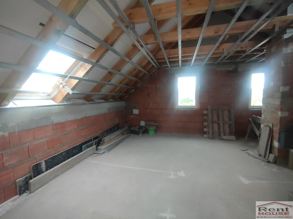 Dom wolnostojący, do wykończenia, Dołuje (13)