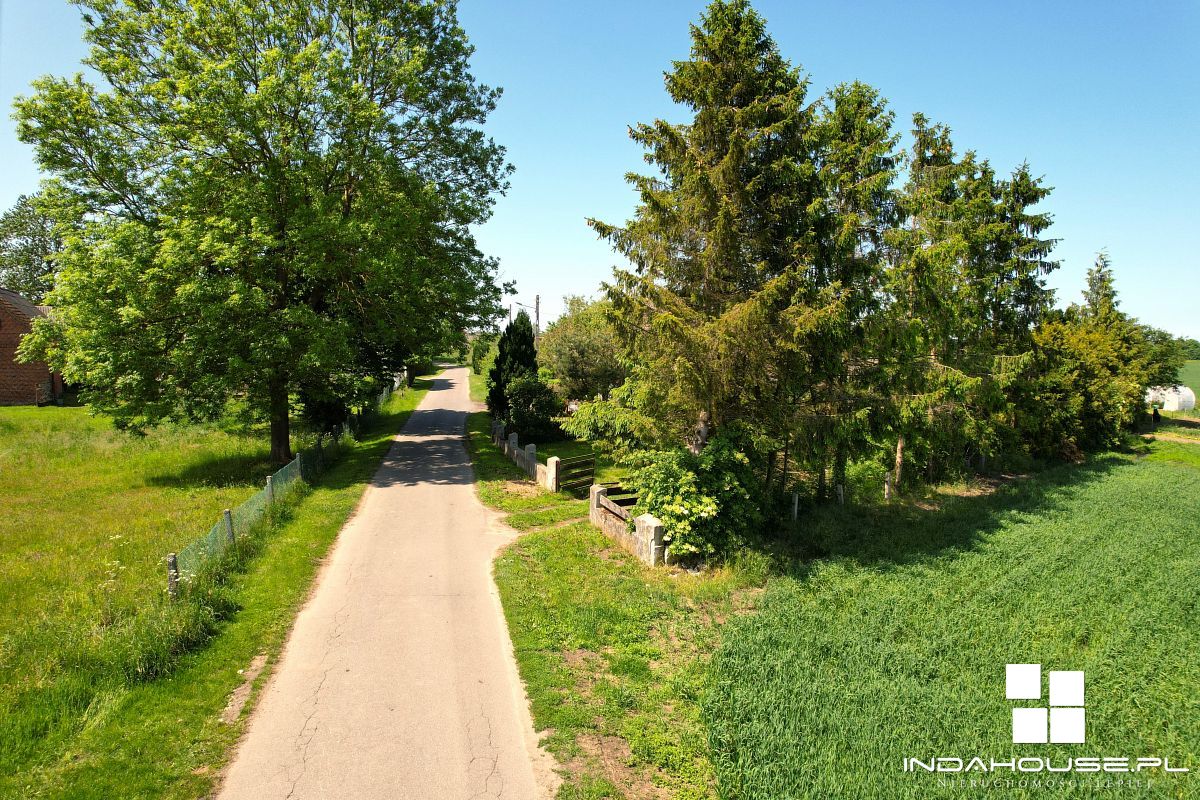 Tani dom do remontu w Biesiekierzu.
 (10)
