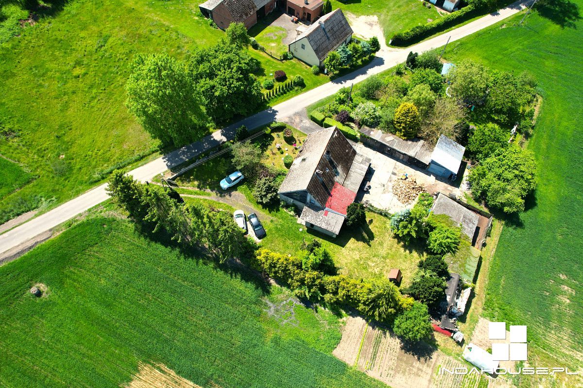 Tani dom do remontu w Biesiekierzu.
 (12)