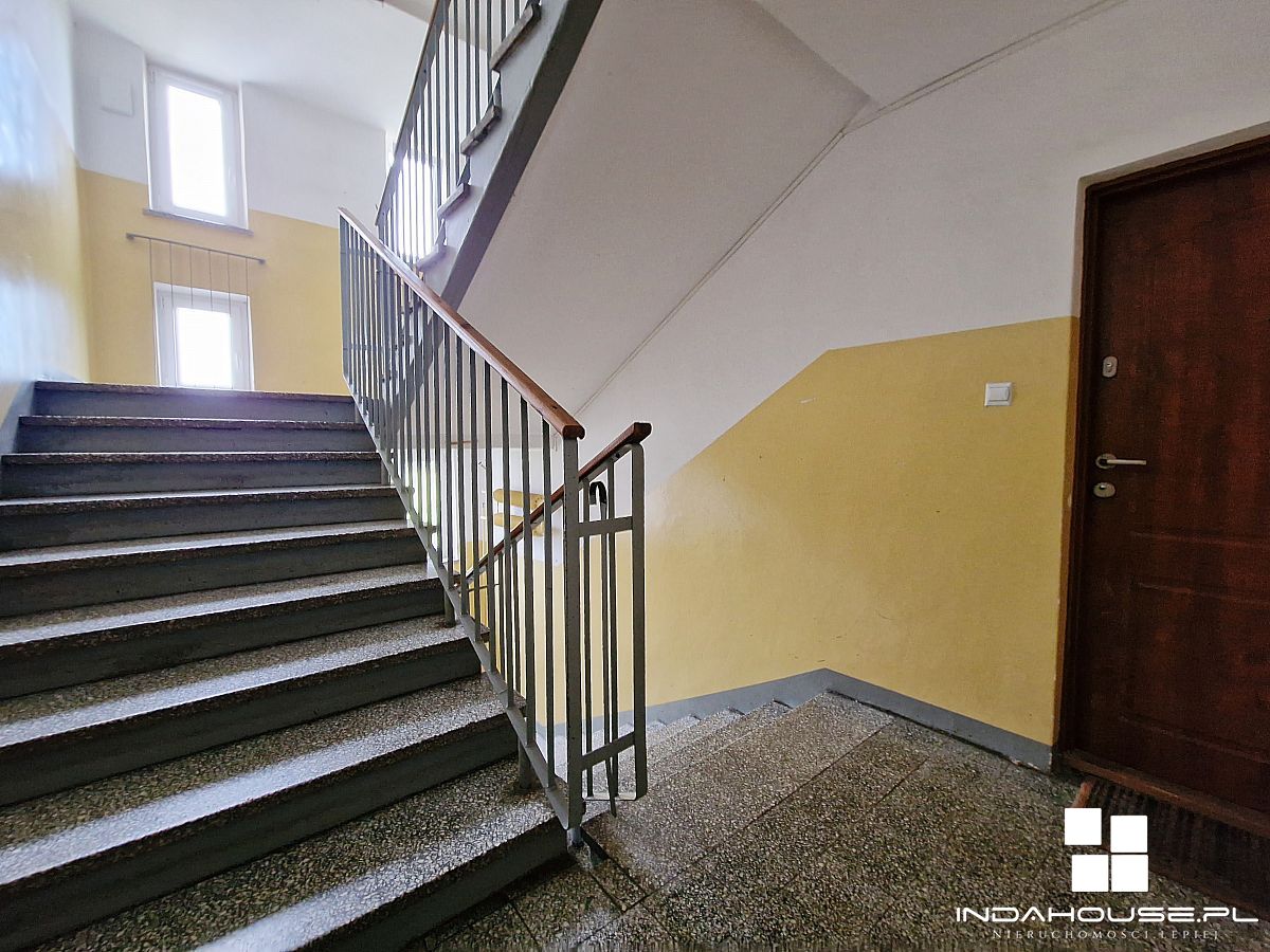 Mieszkanie 4 pokojowe z loggią na II piętrze. (13)