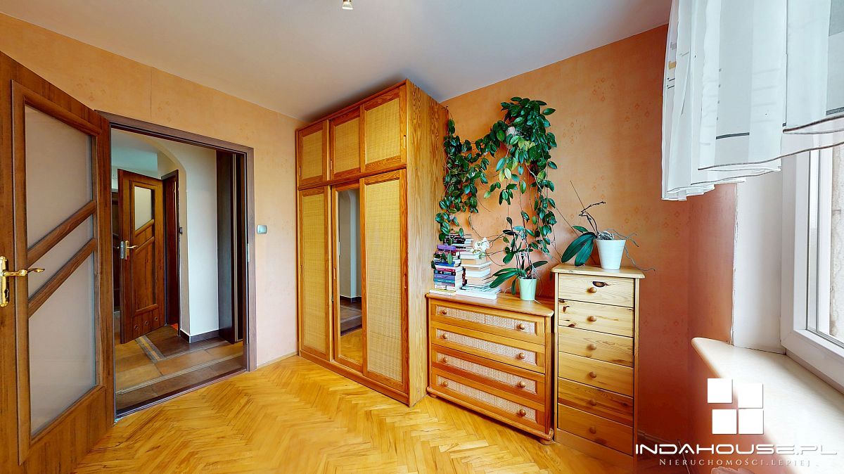 Mieszkanie 4 pokojowe z loggią na II piętrze. (9)