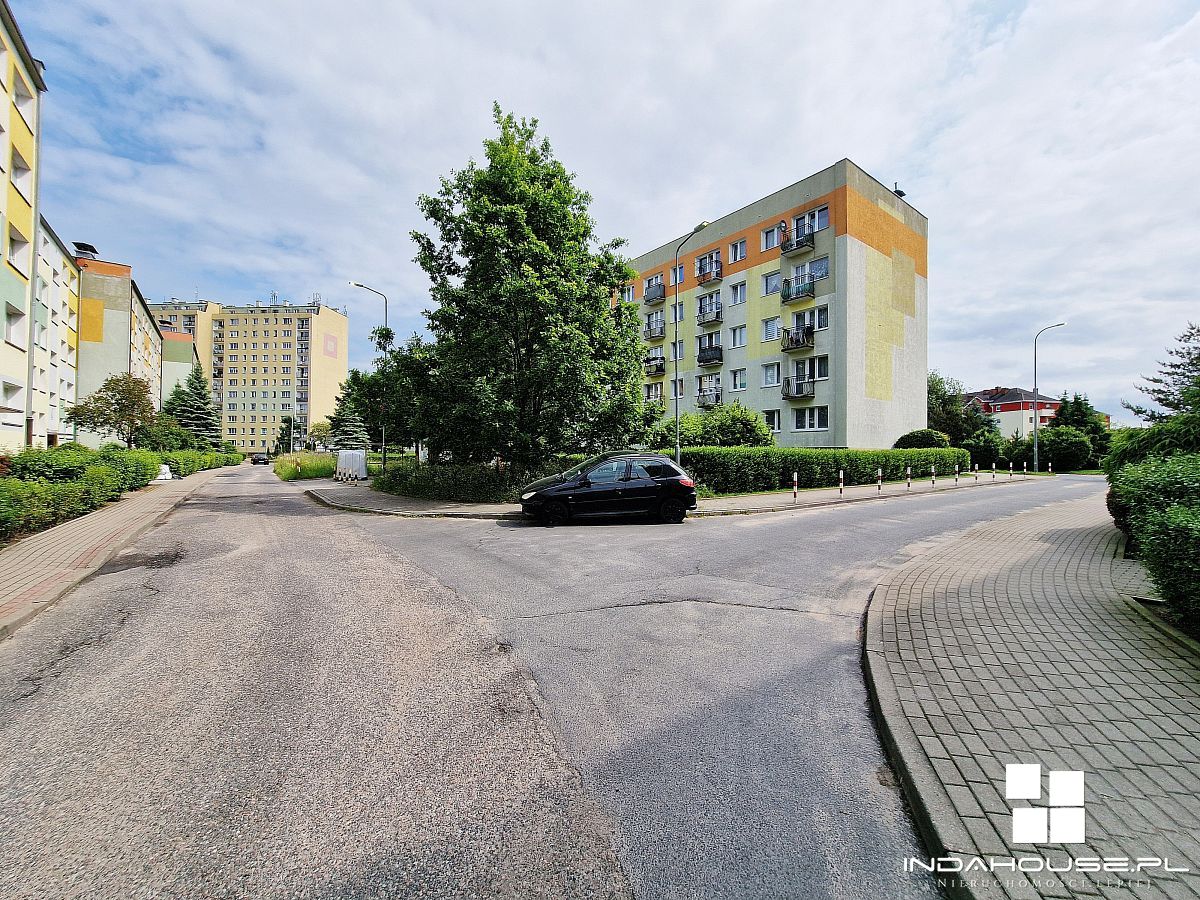 3 pokojowe, dwustronne, oddzielna kuchnia, balkon. (12)