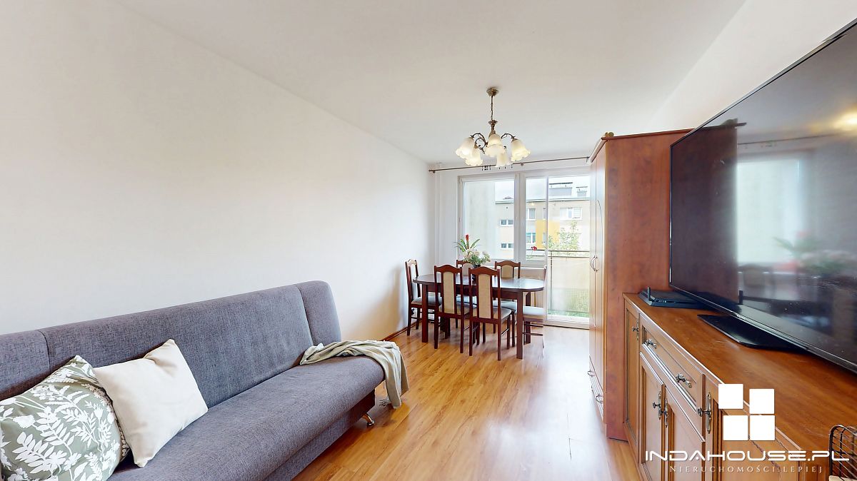 3 pokojowe, dwustronne, oddzielna kuchnia, balkon. (3)