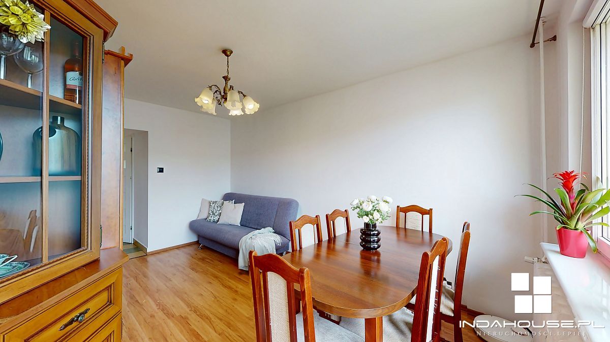 3 pokojowe, dwustronne, oddzielna kuchnia, balkon. (4)