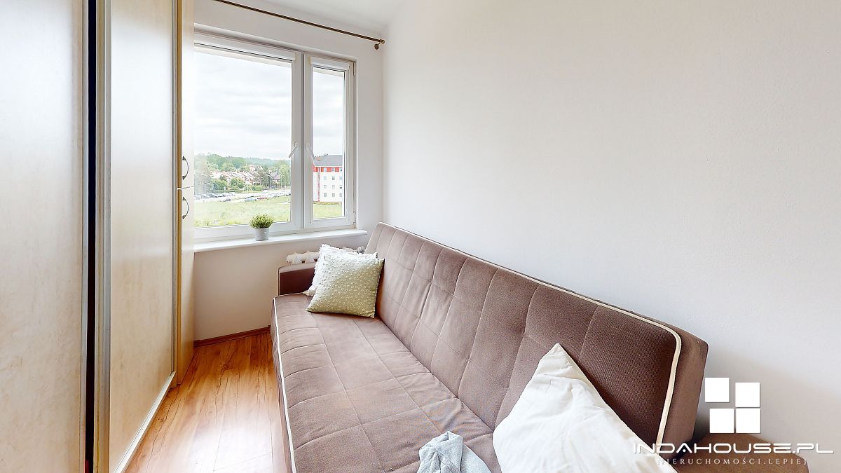 3 pokojowe, dwustronne, oddzielna kuchnia, balkon. (6)