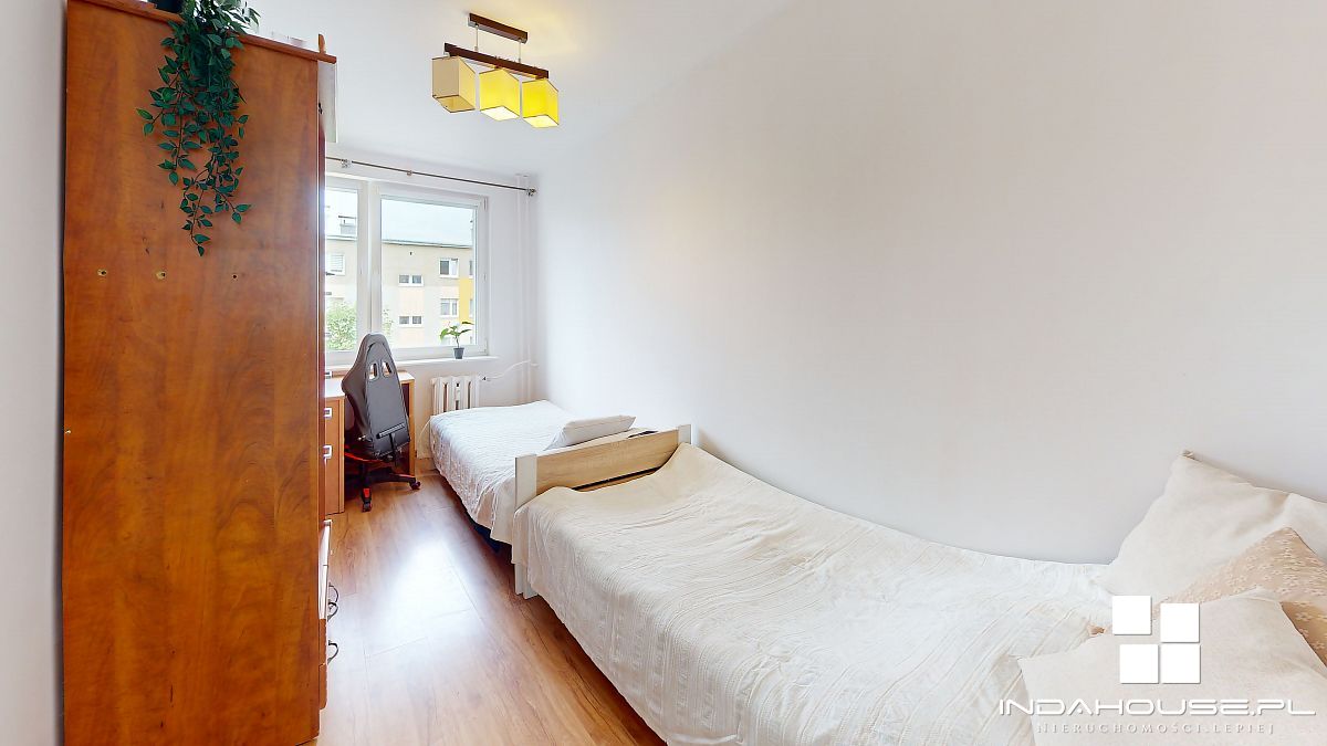 3 pokojowe, dwustronne, oddzielna kuchnia, balkon. (7)