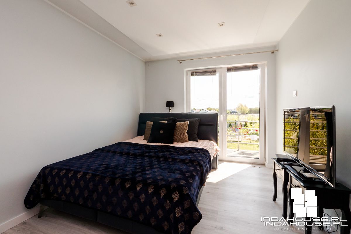 Płaski dach, 5 pokoi, ogród zimowy, fotowoltaika (13)