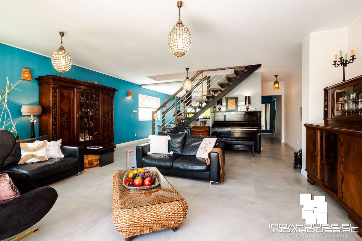 Płaski dach, 5 pokoi, ogród zimowy, fotowoltaika (2)