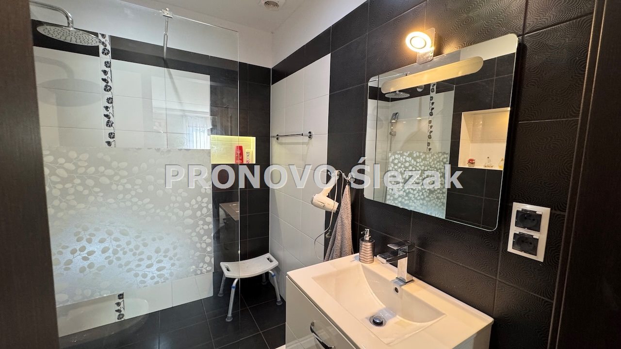 Rodzinny azyl pełen ciepła i komfortu (4)