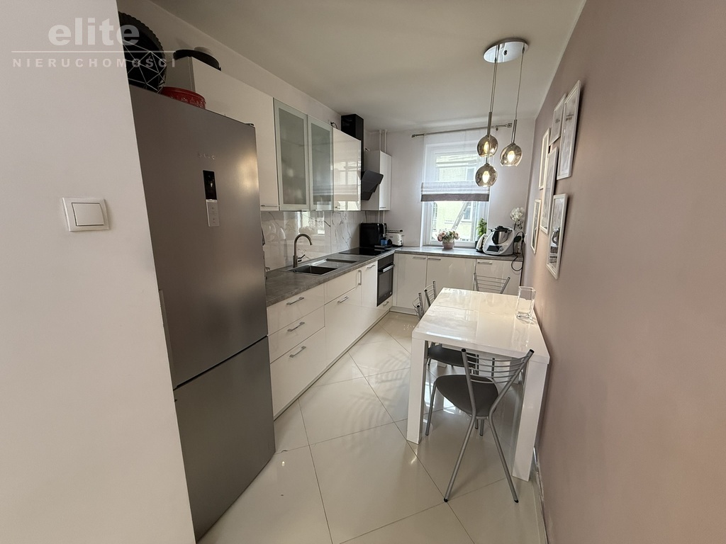 Śródmieście duże 2 pok. z balkonem+piwnica (5)