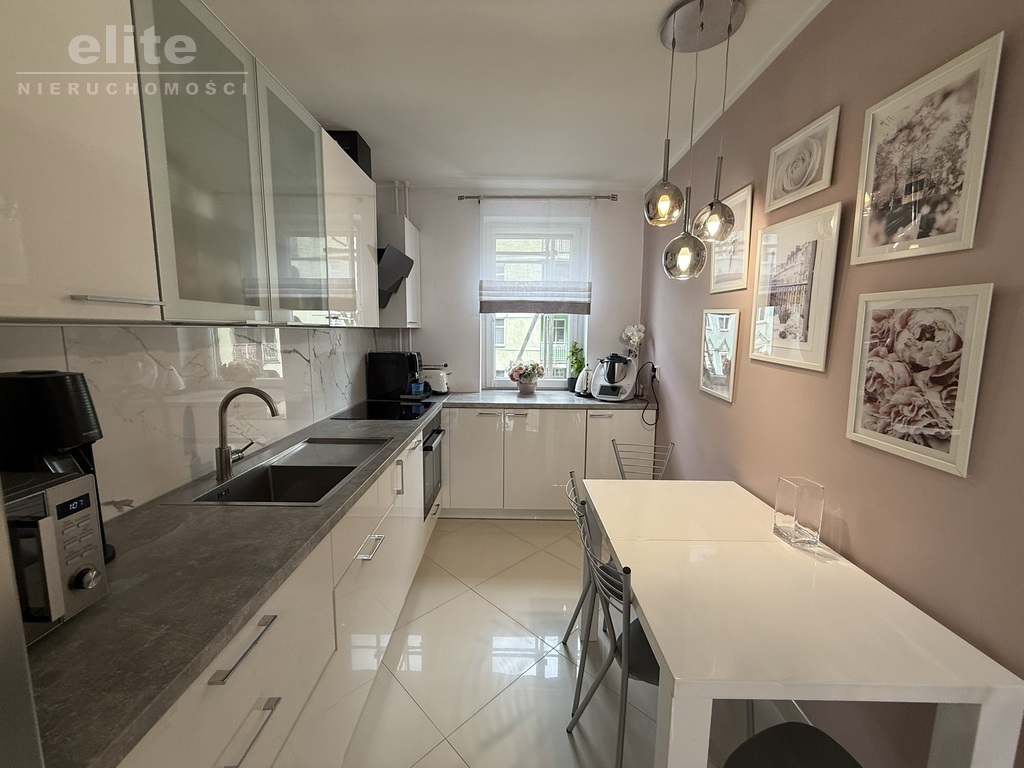 Śródmieście duże 2 pok. z balkonem+piwnica (6)