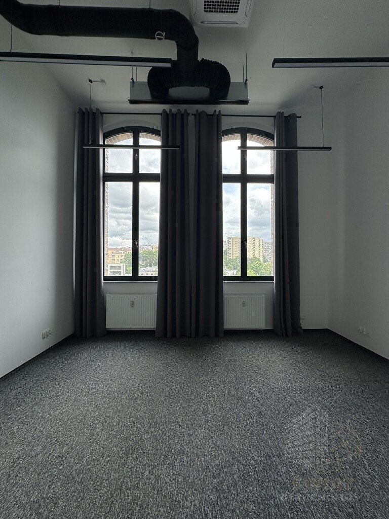 Lokal 43 m2 na wynajem (1)