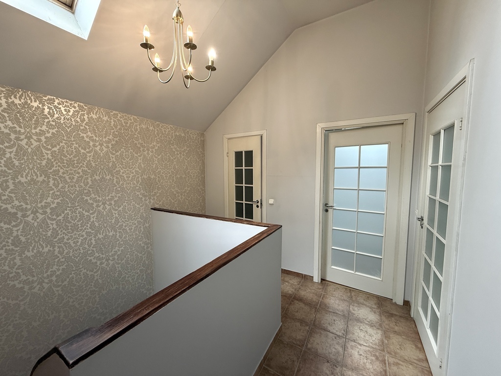 Dwupoziomowy apartament z 3 tarasami w Mierzynie (14)