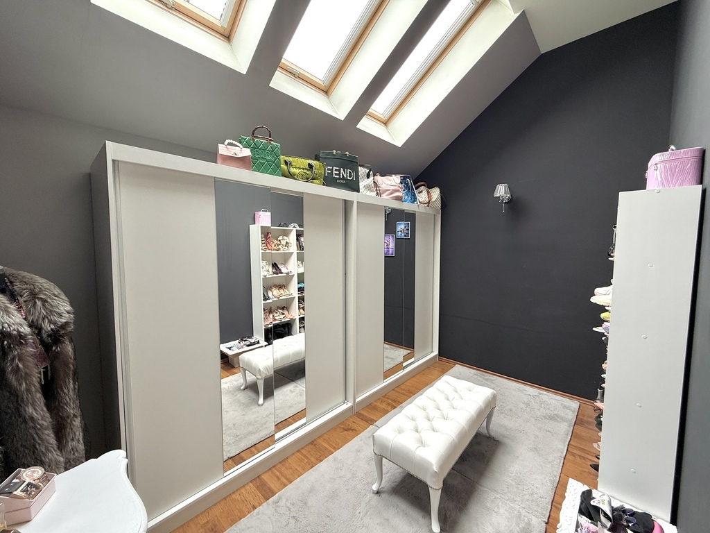 Dwupoziomowy apartament z 3 tarasami w Mierzynie (22)