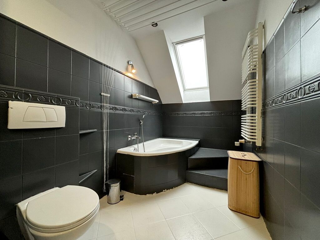 PRZESTRONNE MIESZKANIE DWUPOZIOMOWE, 104 m2 (1)