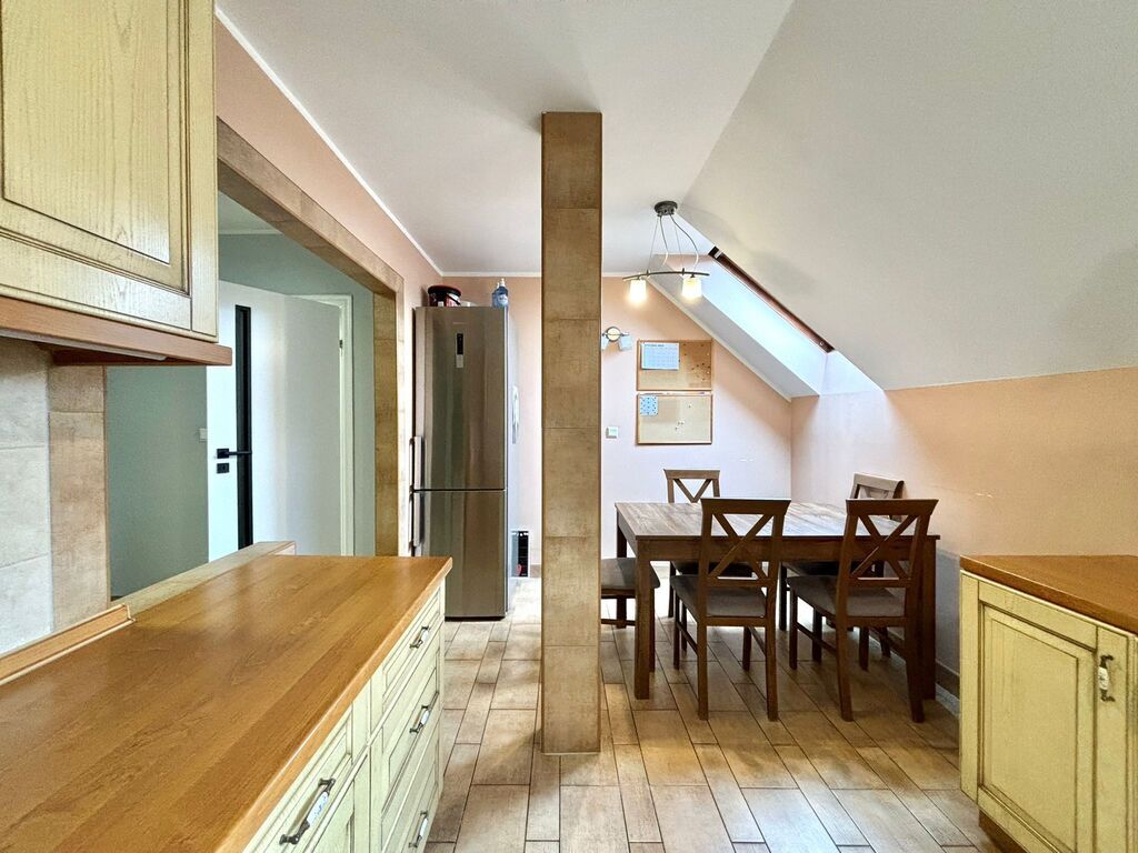 PRZESTRONNE MIESZKANIE DWUPOZIOMOWE, 104 m2 (16)