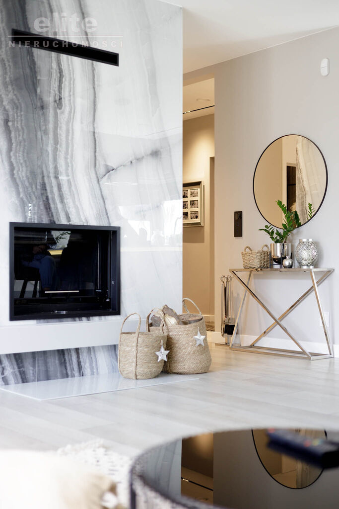 Śliczny wolnostojący dom na sprzedaż 5 pokojowy (13)