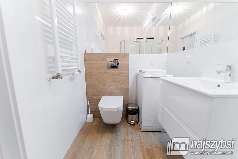 KOŁOBRZEG- ATRAKCYJNY APARTAMENT NAD MORZEM (10)