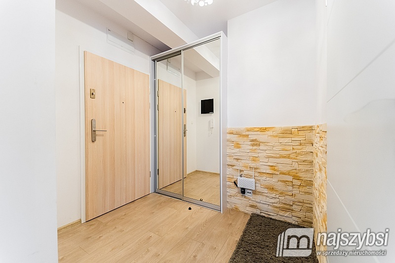 KOŁOBRZEG- ATRAKCYJNY APARTAMENT NAD MORZEM (14)
