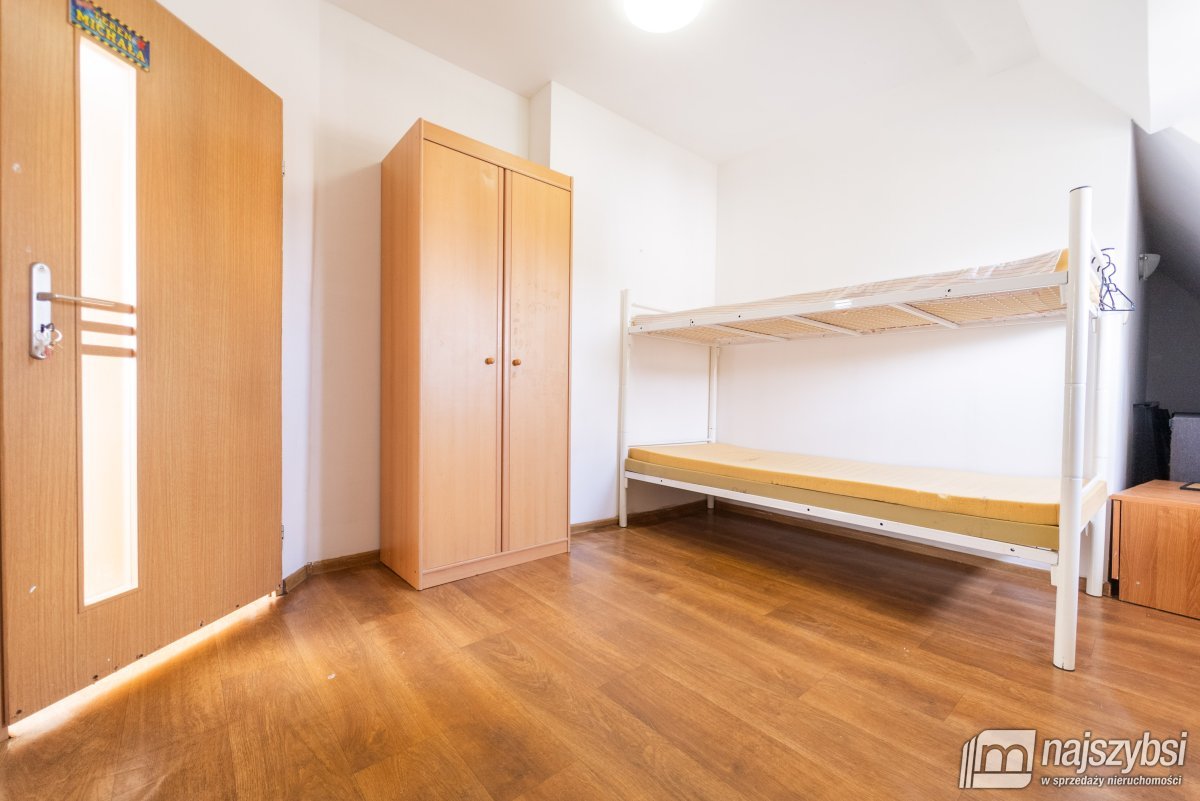 Goleniów- dom z dużym potencjałem na sprzedaż (17)