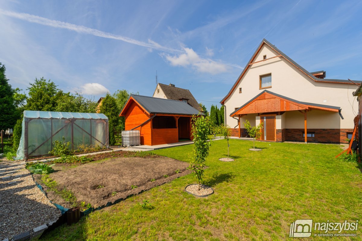 Goleniów- dom z dużym potencjałem na sprzedaż (2)