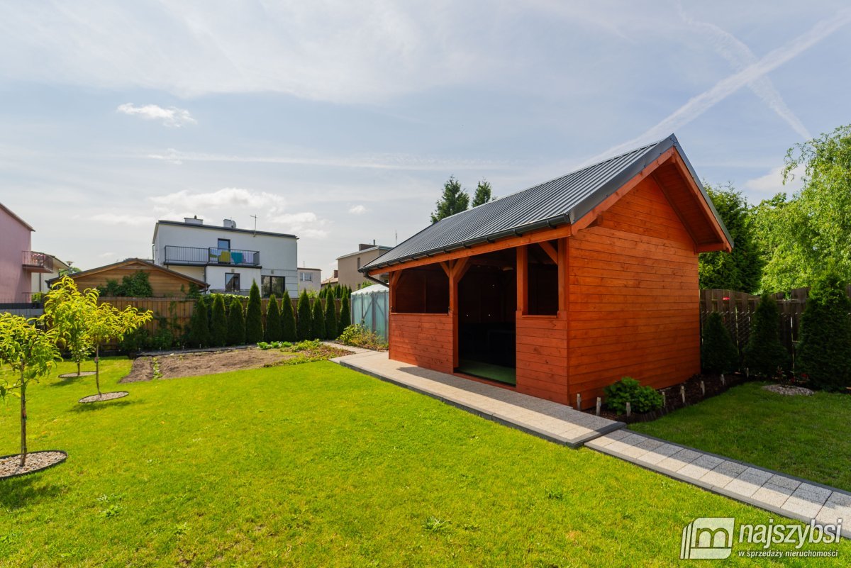 Goleniów- dom z dużym potencjałem na sprzedaż (3)