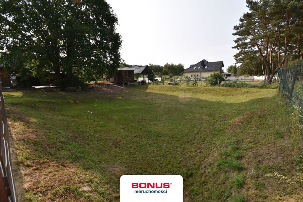 Działka z domem w zacisznym miejcu (10)