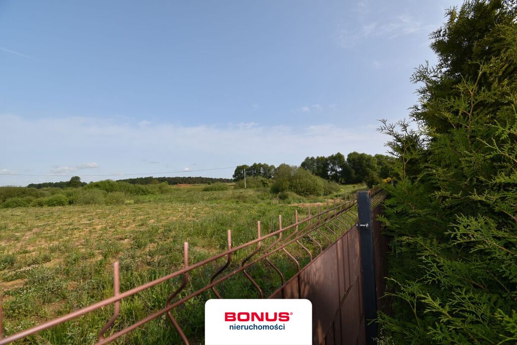 Działka z domem w zacisznym miejcu (14)
