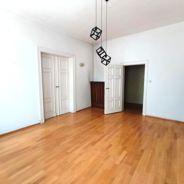 Duże mieszkanie w kamienicy na sprzedaż, 105,85 m2 (1)