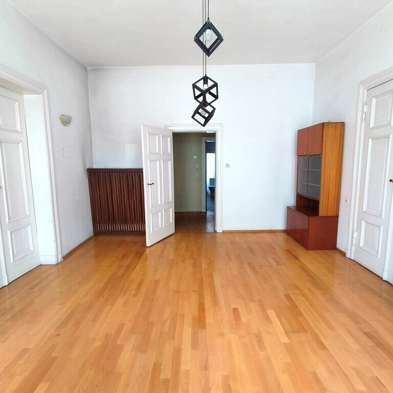 Duże mieszkanie w kamienicy na sprzedaż, 105,85 m2 (2)