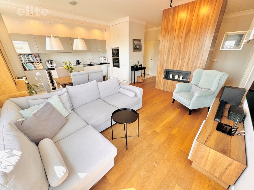 Barbakan 3 pok z miej. post, komórką, balkon winda (1)