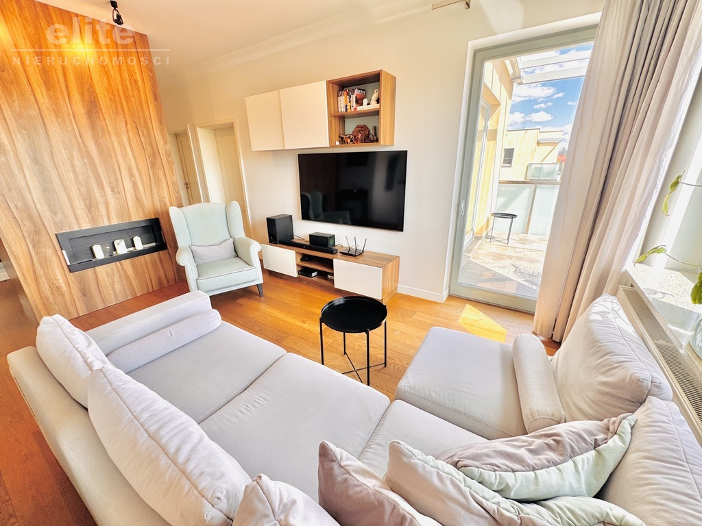 Barbakan 3 pok z miej. post, komórką, balkon winda (2)