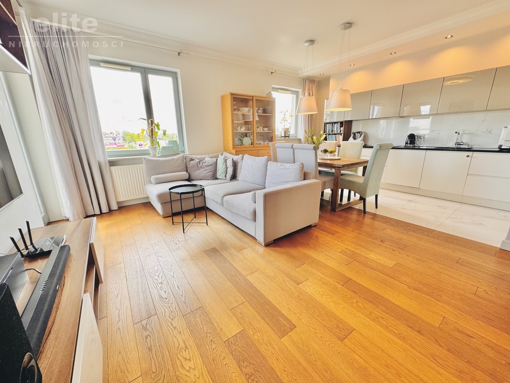 Barbakan 3 pok z miej. post, komórką, balkon winda (4)