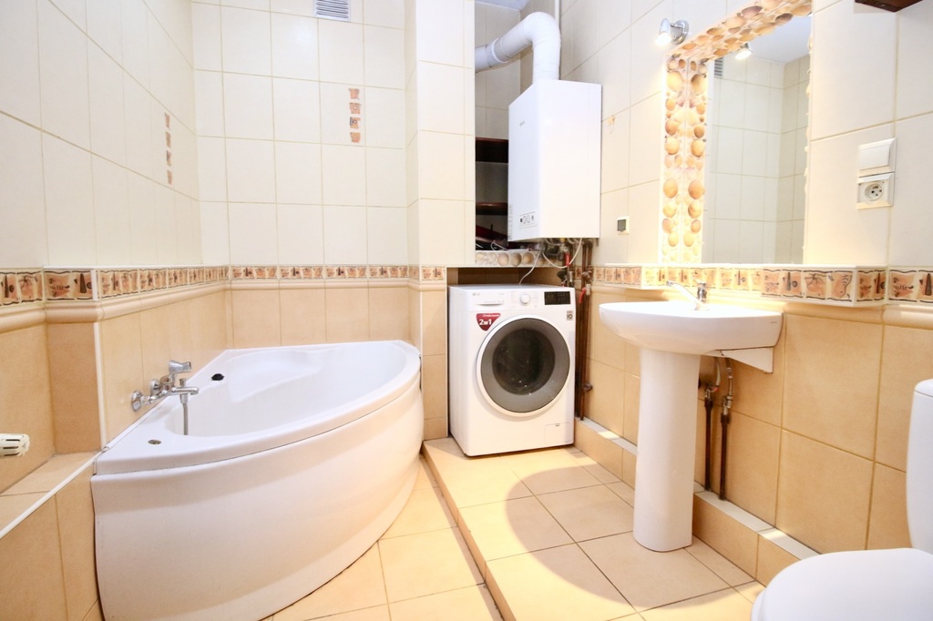 Przestronne 2 pokoje w centrum miasta (7)