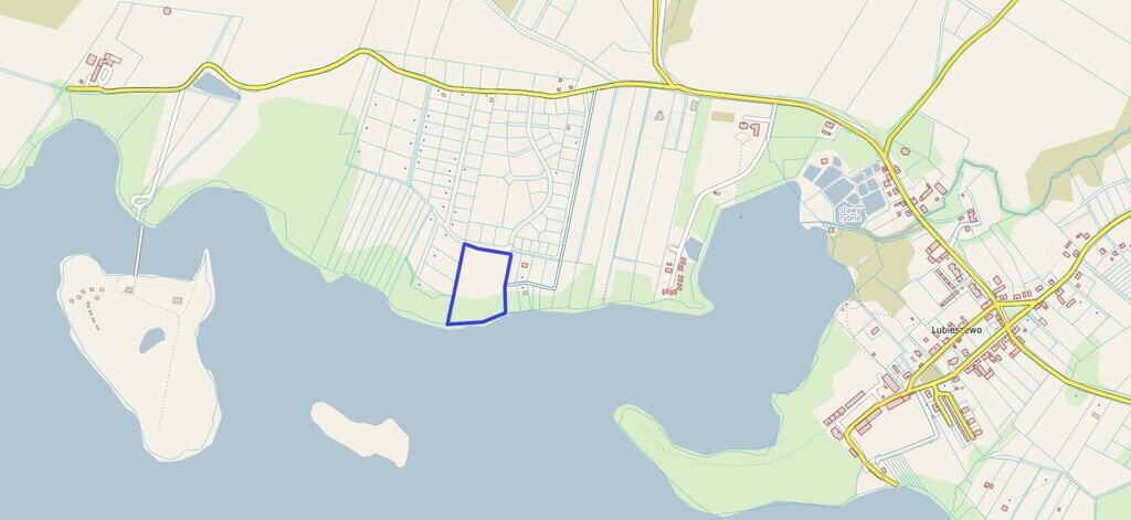 Inwestycyjny grunt z linią brzegową jeziora Lubie (9)