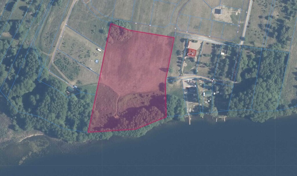 Inwestycyjny grunt z linią brzegową jeziora Lubie (10)