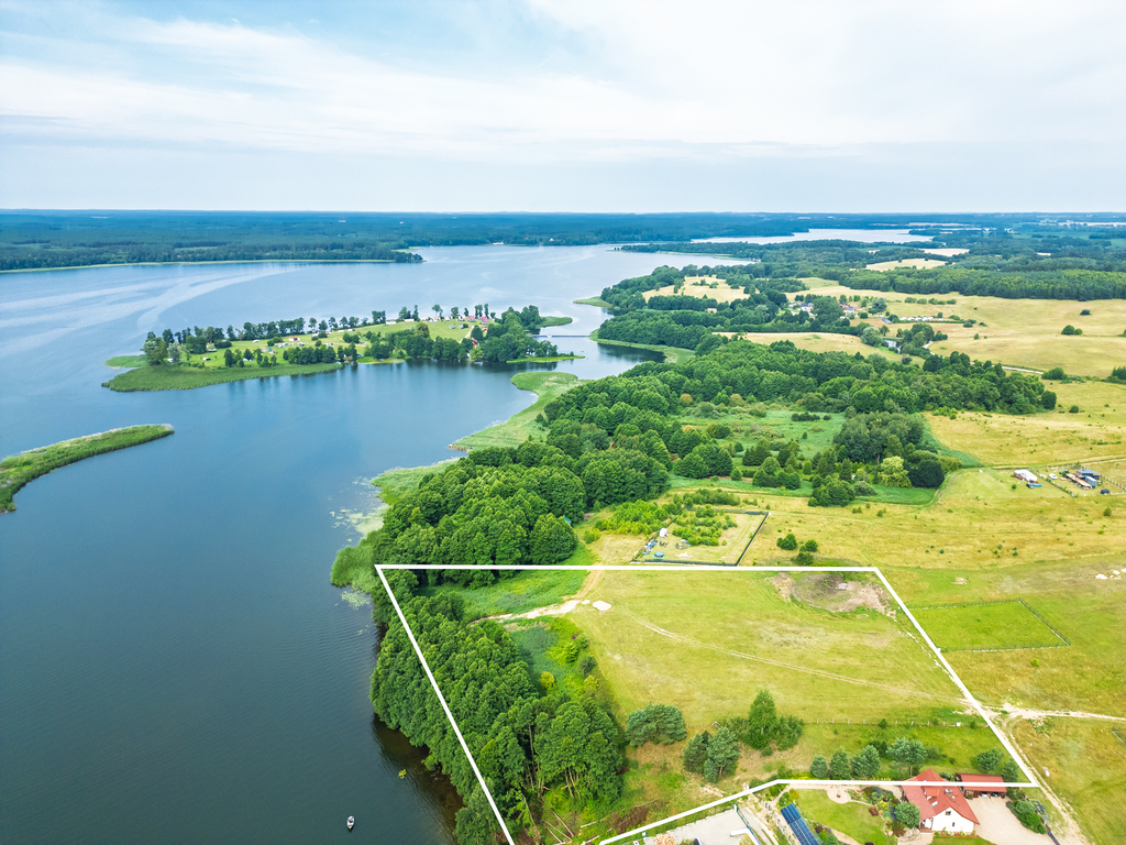 Inwestycyjny grunt z linią brzegową jeziora Lubie (7)