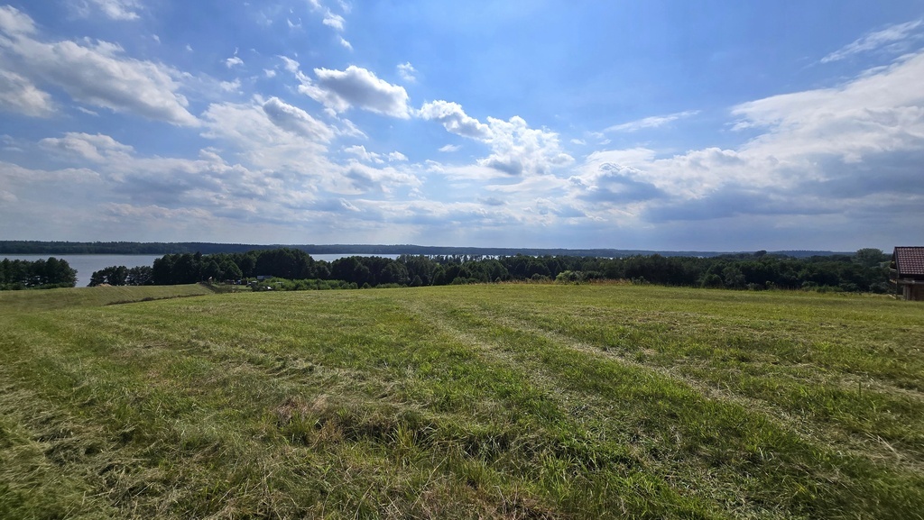 Piękna działka z dojściem do Jeziora Lubie. (14)