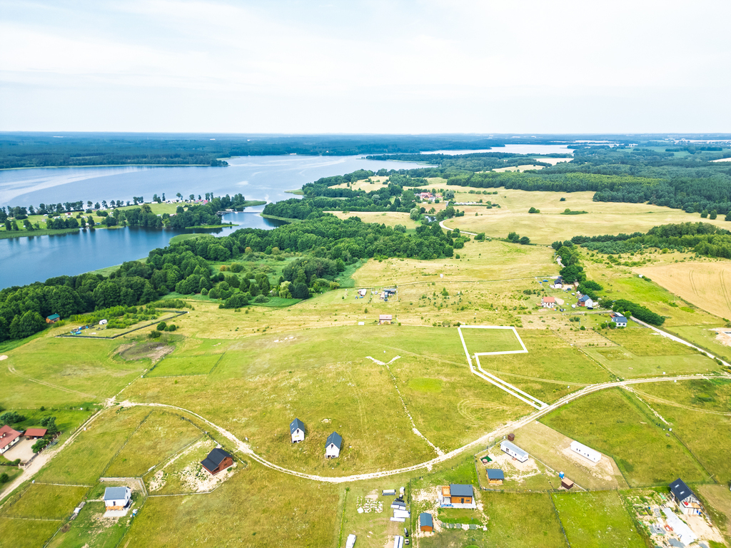 Piękna działka z dojściem do Jeziora Lubie. (8)
