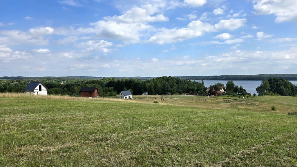 Piękna działka z dojściem do Jeziora Lubie. (14)